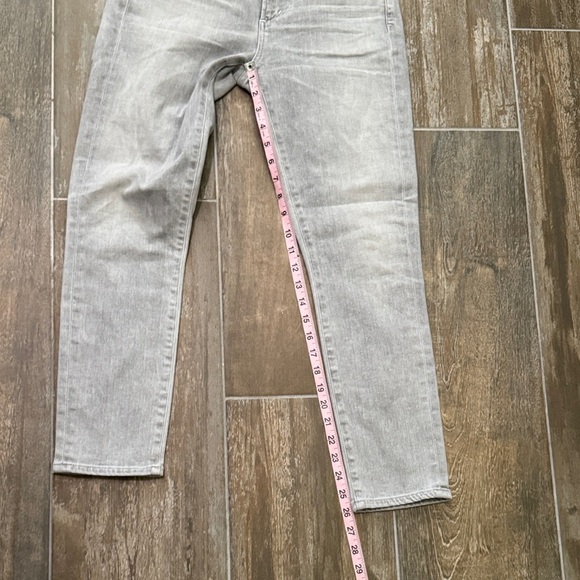 Citizens Of Humanity Rocket Crop High Rise skinny Jeans in Light Gray - Picture 7 of 12